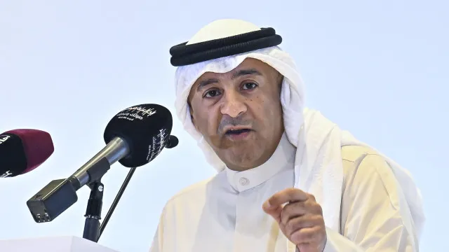 Potências petrolíferas árabes condenam “crimes de guerra” iranianos