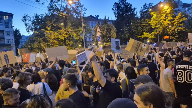 Após saída de ministro da Defesa, Zelensky fala em "decisões no exército"