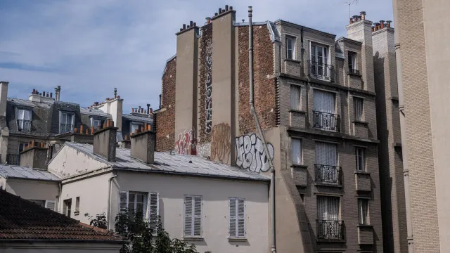 Câmara de Paris aprova duplicação da taxa sobre habitações devolutas