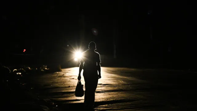 Cuba fica hoje novamente sem luz em 64% da ilha durante a tarde e noite