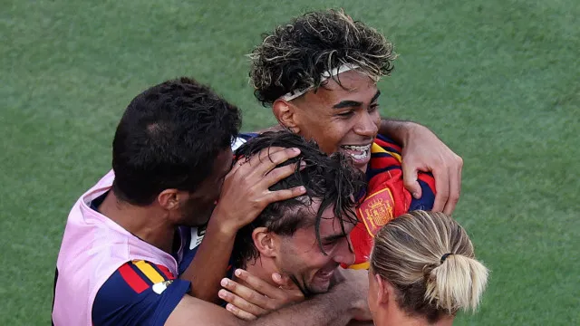 
                    EM DIRETO: Todas as reações à vitória de Espanha no Mundial2026
                