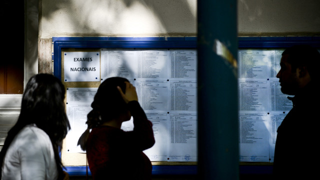 Apesar do caos, candidaturas ao Superior arrancam. Ministro fala às 12h