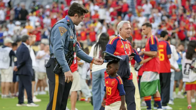 
                    Keyne, irmão de Lamine Yamal, rouba todas as atenções na final do Mundial
                