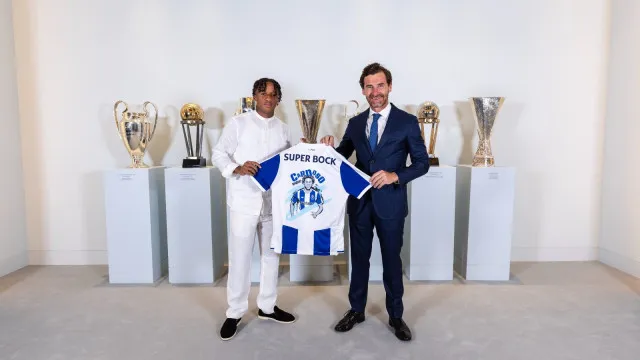 
                    Oficial: FC Porto anuncia Cardoso Varela como reforço
                