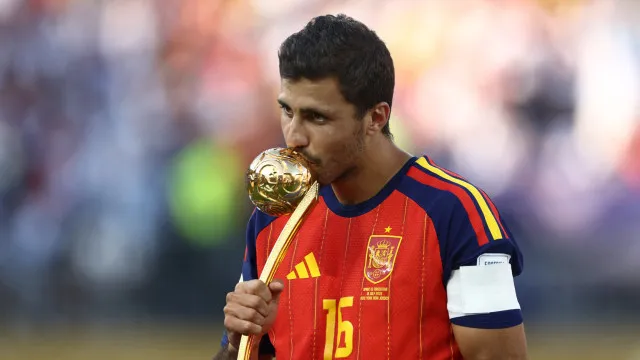 Argentinos arrasam FIFA: "Dar a Bola de Ouro a Rodri Ã© quase um insulto"