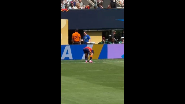 Cucurella enterrou moeda no relvado na final do Mundial2026. A explicação