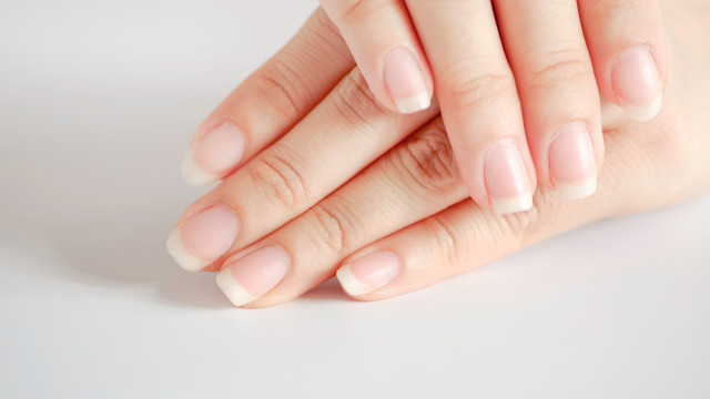 Alteração nas unhas pode ser sinal de câncer de pulmão; entenda