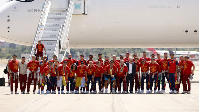 Novos campeões do mundo já chegaram a Espanha. Eis as imagens