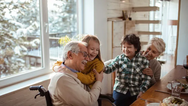 
                    4 lições inesperadas que aprendemos com os avós (psicólogos confirmam)
                