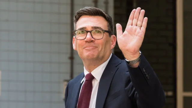 Novo PM britÃ¢nico disponibiliza-se para mostrar Manchester a TrumpÂ 