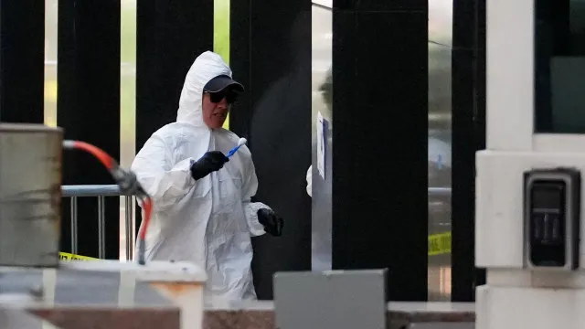 De veterano a "extremista": Quem é o homem que atacou edifício do ICE?