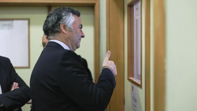 Exames: ComissÃ£o independente vai avaliar processo apÃ³s Ã©poca especial