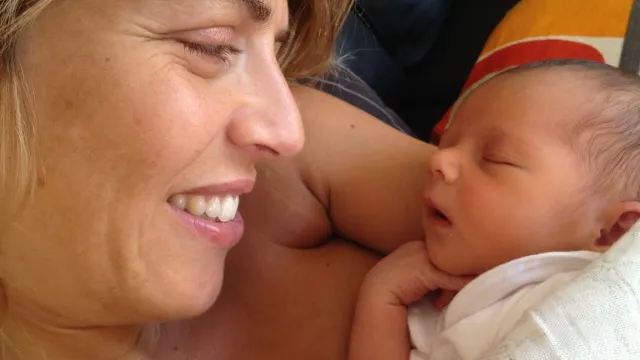 
                    Sandra Felgueiras revela raras fotografias da filha: 