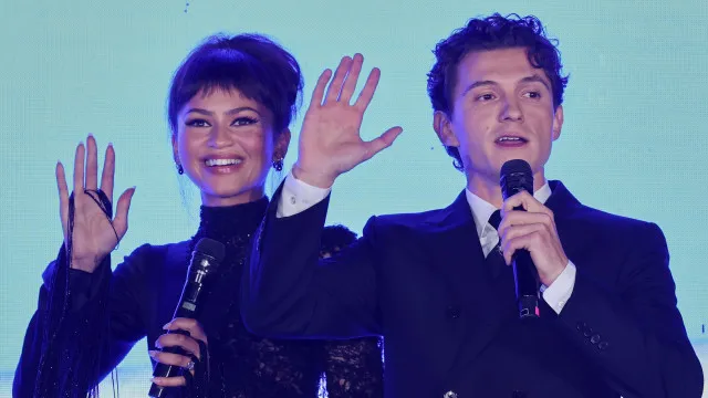 Tom Holland refere-se a Zendaya como "minha mulher" pela primeira vez