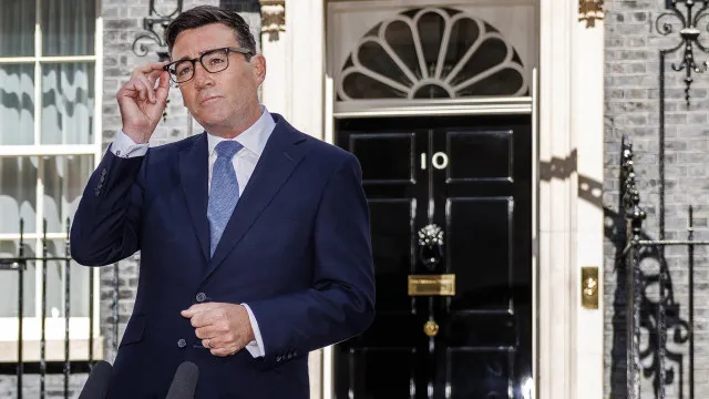 
                    O novo governo do Reino Unido (de Andy Burnham). Quem ficou? Quem saiu?
                