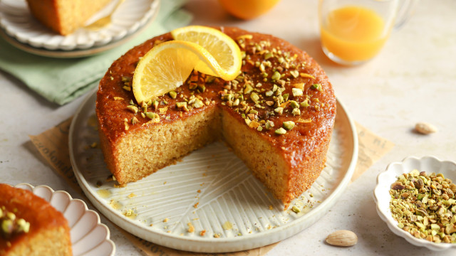 Simples e delicioso! Receita de bolo de iogurte e limão