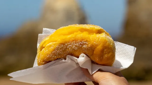 
                    Olha o treininho! Exercícios para queimar as calorias da bola de Berlim
                