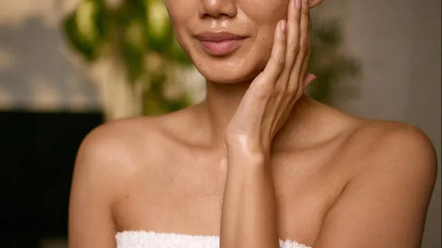 
                    Dermatologista revela produto que pode substituir os cremes hidratantes
                