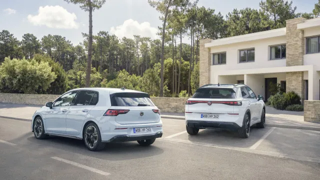 Volkswagen Golf e T-Roc ganham novas versões híbridas mais poupadas