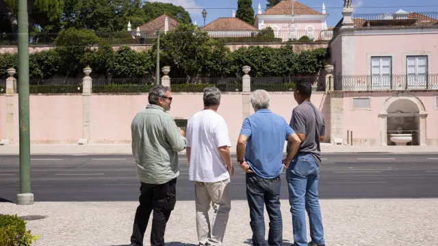 Ouve-se LuÃs Represas em BelÃ©m. "Melodias ecoam na rua"