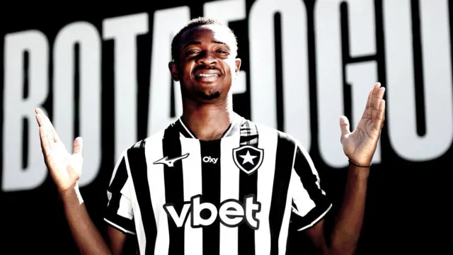 Oficial: FC Porto 'despacha' mÃ©dio para o Brasil em negÃ³cio de milhÃµes