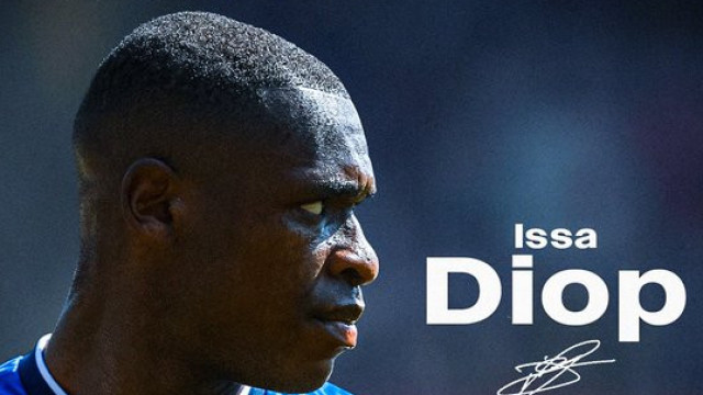 Oficial: Issa Diop assina pelo Ipswich no regresso do clube à Premier