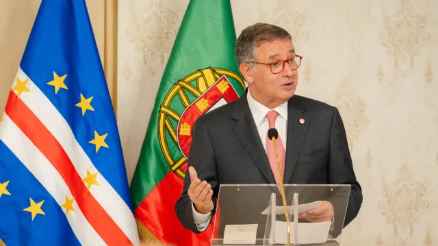 
                    Presidentes de Cabo Verde e Portugal no Tarrafal num apelo pela liberdade
                