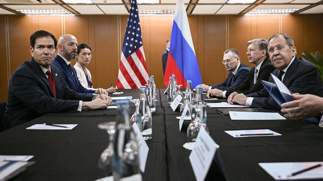 Chefes da diplomacia norte-americana e russa discutem guerra na Ucrânia