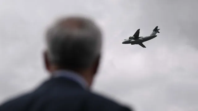 GrÃ©cia lanÃ§a programa de armamentos no valor de 4,2 mil milhÃµes de euros