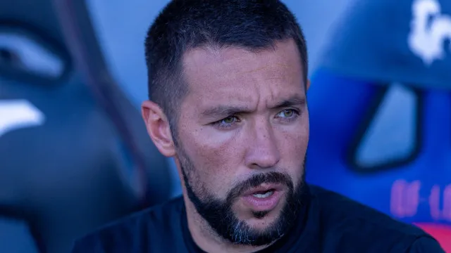 
                    FC Porto recebe dois 'reforços de peso' e Farioli suspira de alívio
                