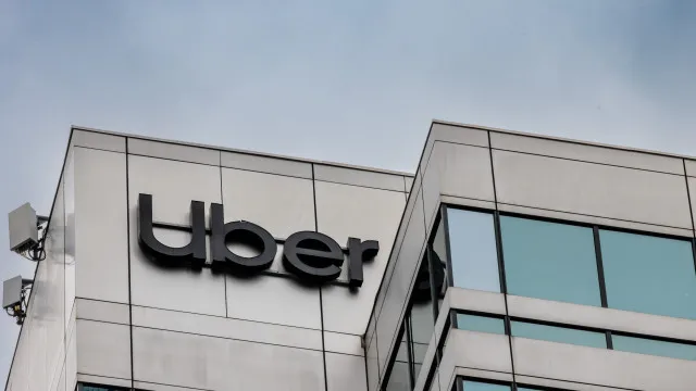 
                    IA provoca mais despedimentos. Uber vai cortar 10% dos trabalhadores
                
