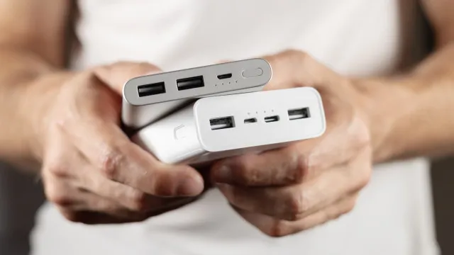 
                    Powerbank carrega lentamente? Estes são os 5 motivos (mais prováveis)
                