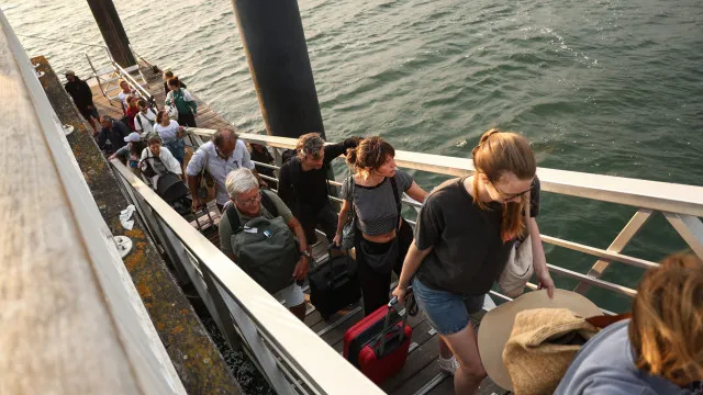 Mais de 400 pessoas retiradas de Cap-Ferret em FranÃ§a devido aos fogos