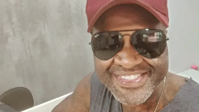 "Durante muito tempo, escolhemos o silÃªncio. Alcoolismo Ã© doenÃ§a grave"
