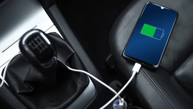 Carregar o telemÃ³vel no carro gasta mais combustÃvel?