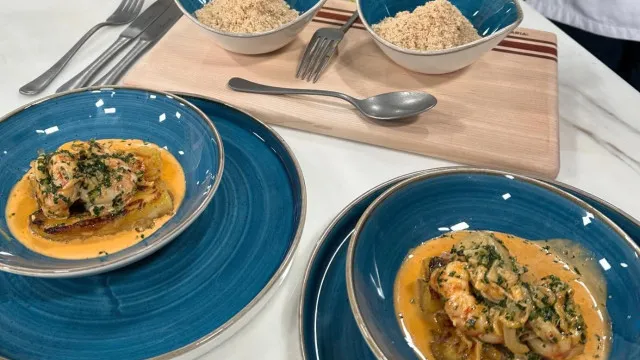 
                    Bananas não são só à sobremesa! Anote a receita de gambas do chef Hélio
                