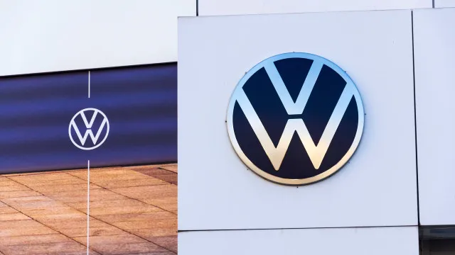 Volkswagen em dificuldades. Receita desce e lucros tombam mais de 30%