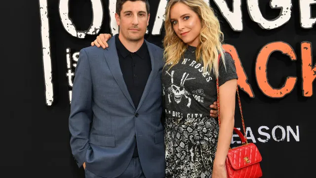 Jenny Mollen confessa que estÃ¡ "profundamente deprimida" apÃ³s separaÃ§Ã£o