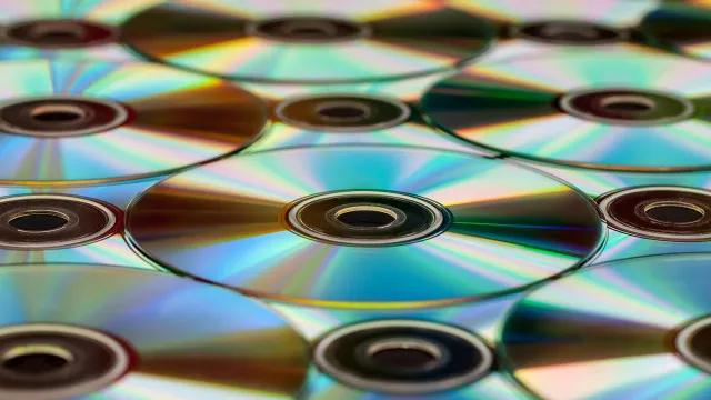 
                    Coleciona filmes, música e jogos? Temos 8 dicas para o ajudar a preservar
                