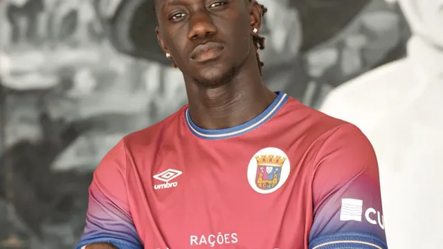 
                    Oficial: Torreense reforça miolo com o jovem Patrick Carraro Injai
                