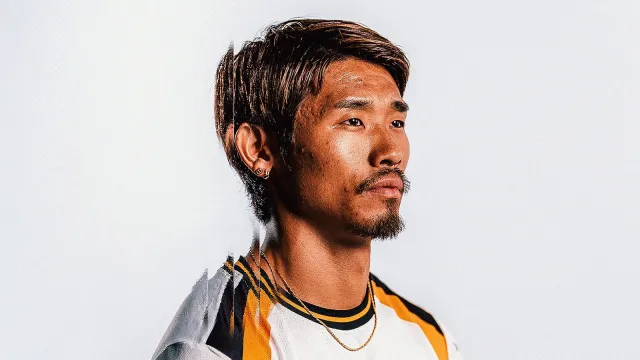 Oficial: Sonho cumprido e Morita assina por clube da Premier League