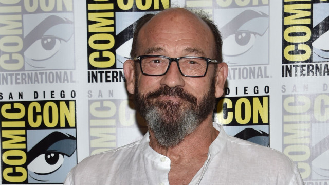 Morre Chuck Russell, diretor do filme