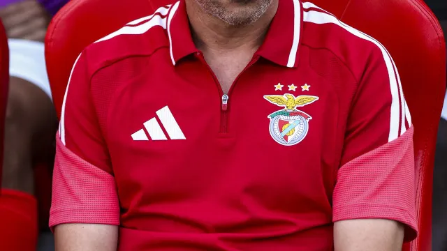 
                    Marco Silva soterrado nos escombros de Rui Costa, Mário Branco e Mourinho
                