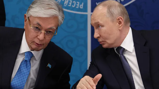 Presidente do Cazaquistão propõe a Putin "congelar" guerra na Ucrânia