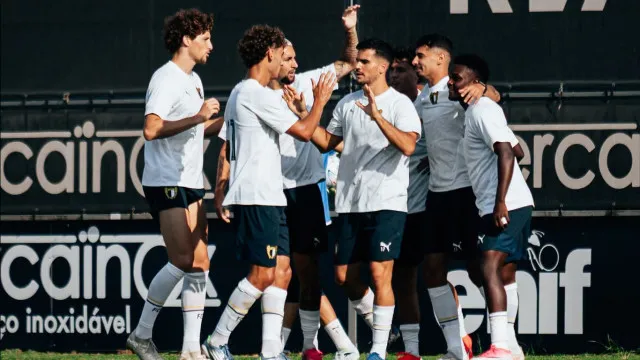 
                    Famalicão bate Tondela por 1-0 antes de participar na Como Cup
                