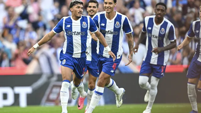 FC Porto bate Aston Villa no Ãºltimo teste antes do duelo para a SupertaÃ§a