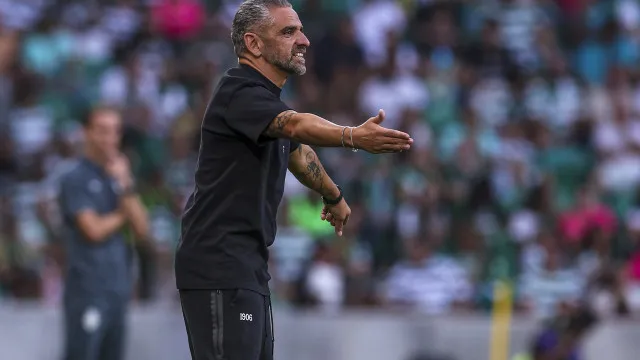 
                    'Motoqueiro' está de volta. O onze provável do Sporting ante o Vitória SC
                