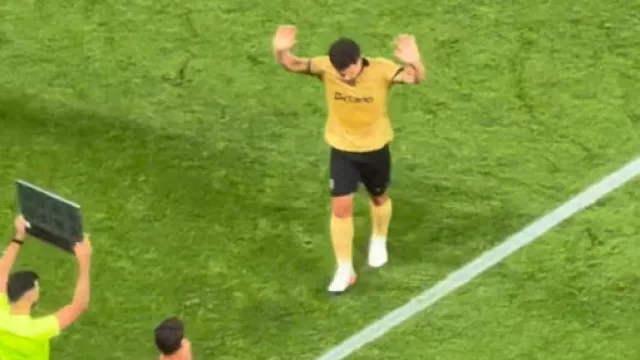 
                    Despedida à vista? Pedro Gonçalves saiu ovacionado após jogar 30 minutos
                