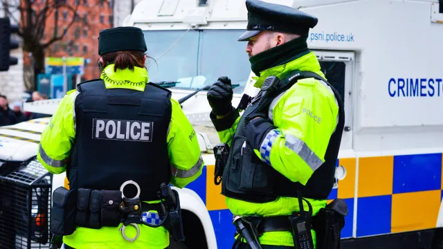 
                    Homem acusado de posse de explosivos perto da fronteira da Irlanda do Norte
                