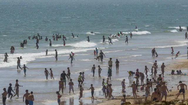
                    Calor coloca Portugal sob aviso. Esperam-se 41ºC e noites tropicais
                